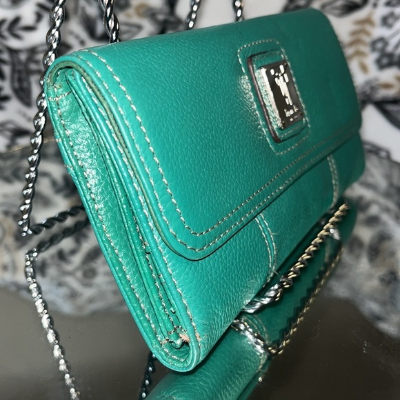 Tignanello Womenโs Shoulder Bag, GreenPebble Italian Leather W/ Matching Wallet - Picture 3 of 16